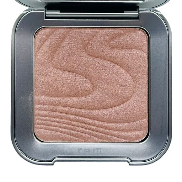 r.e.m. beauty Interstellar Highlighter Topper - Miss Uranus - 8g / .28 oz - Picture 3 of 6